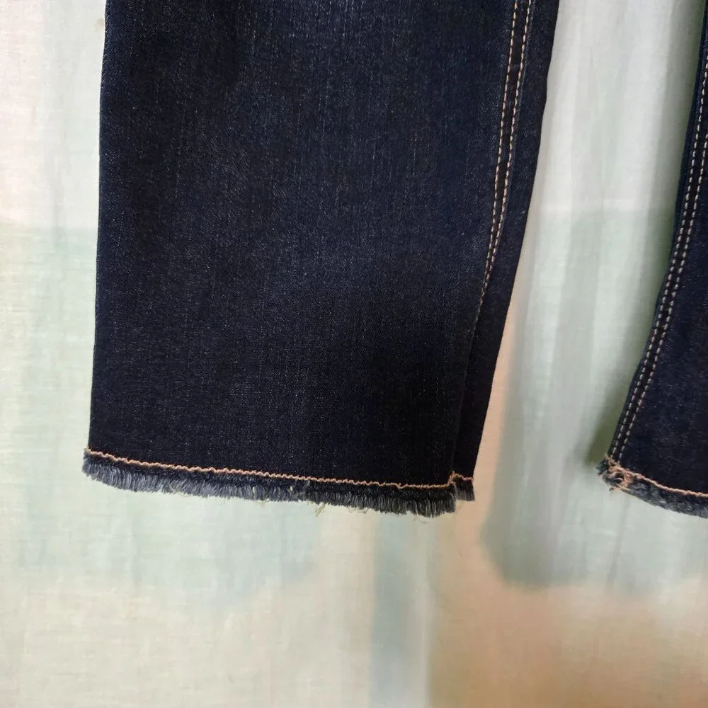 Maurices jeans womens 5/6 Medium wash heavy-stitching cropped